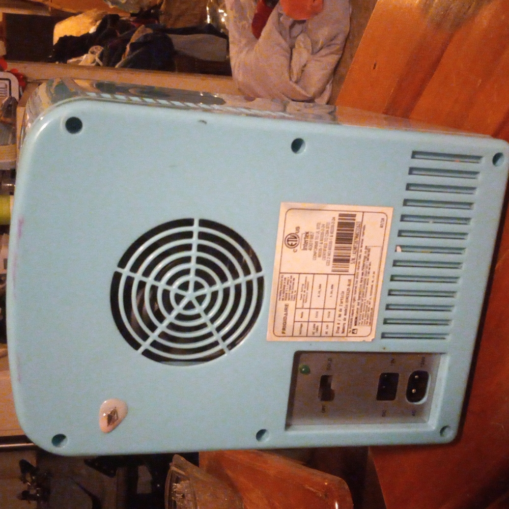 Frigidaire mini - Picture 2 of 3